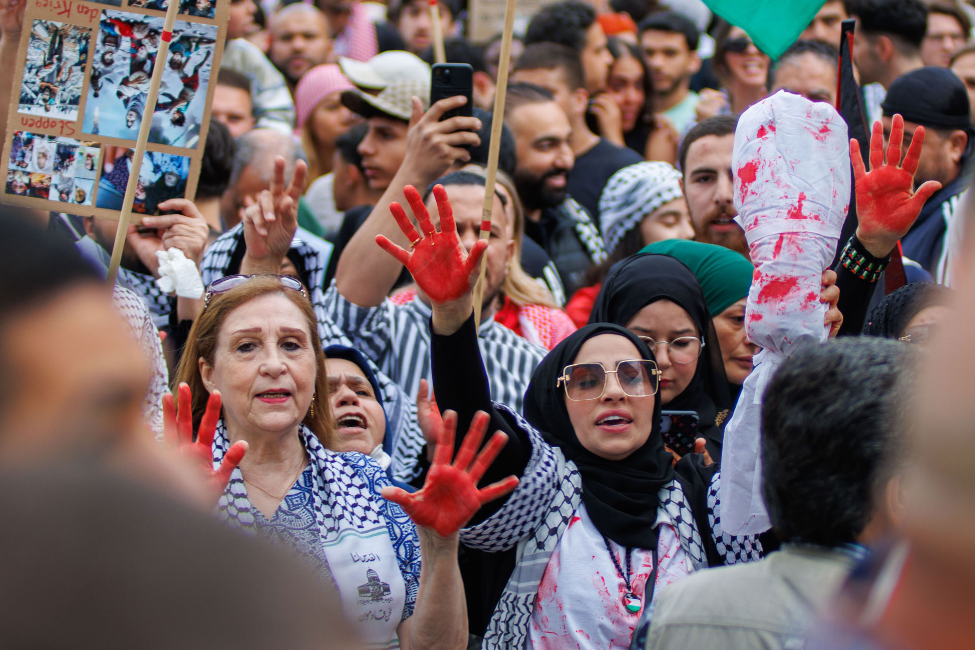 rote-haende-symbol-demonstration-palaestina-israel